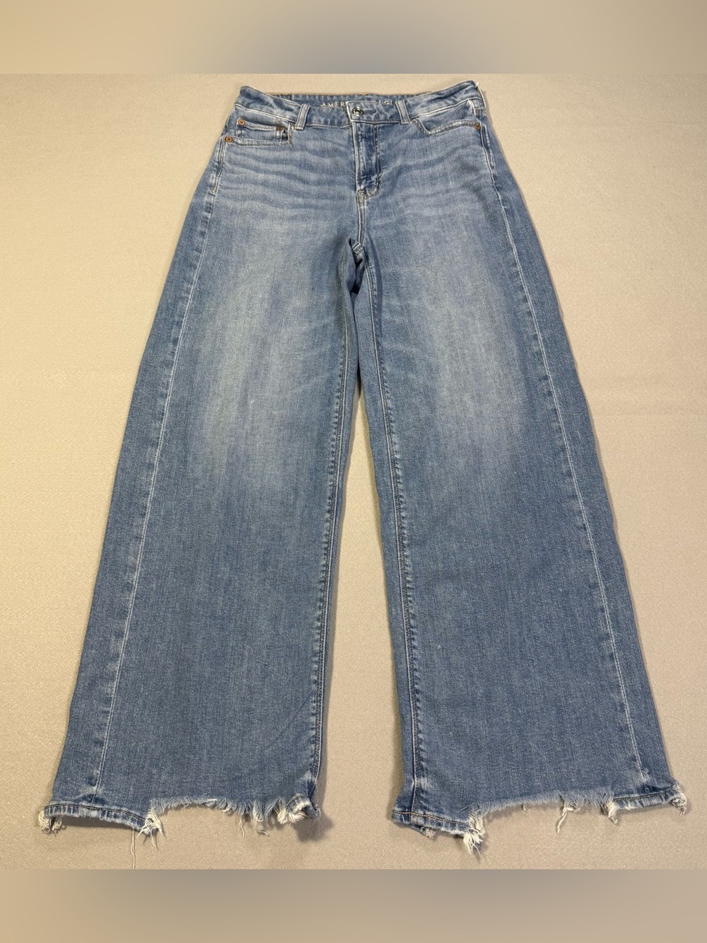 American Eagle Super High Rise Baggy Wide Leg Jeans Raw Hem Size 2 Short